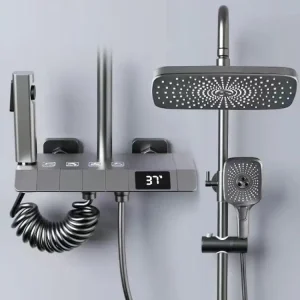 Grew-shower-with-screen.webp
